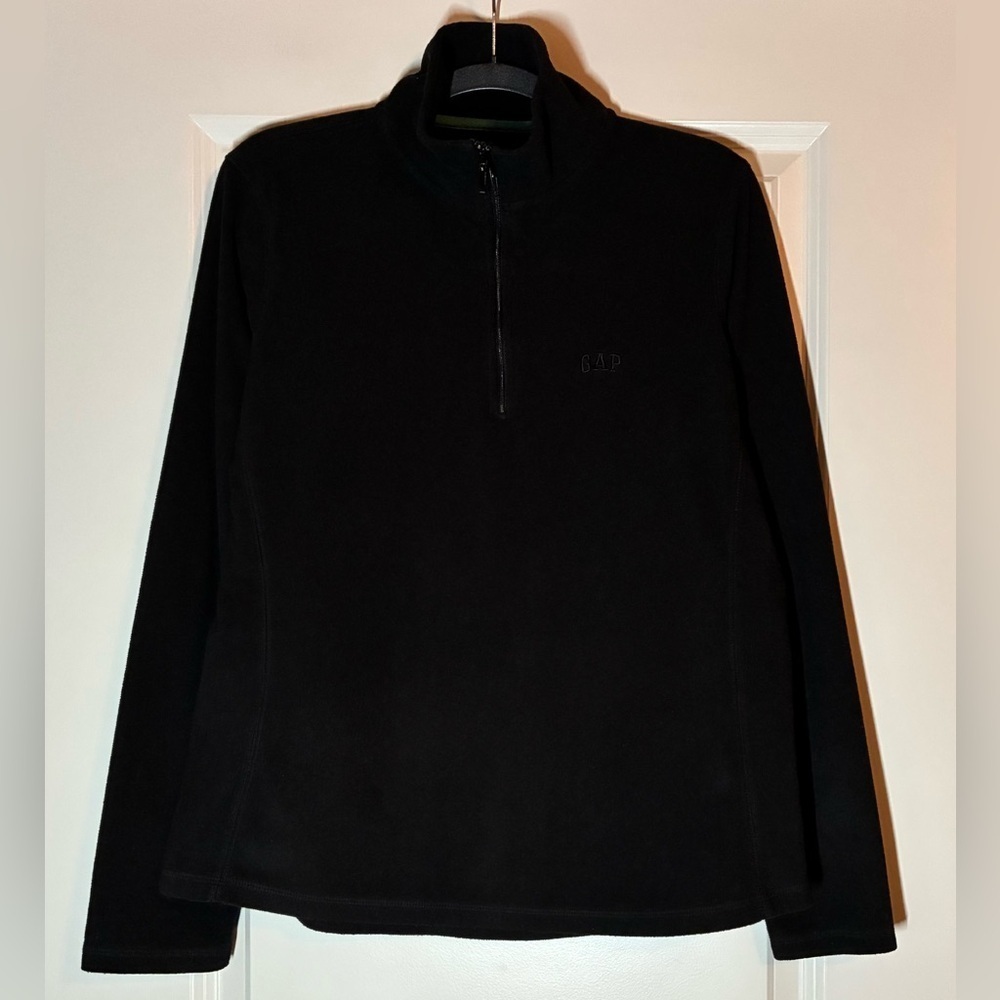 *Final Price* GAP Micro-Fleece Embroidered 1/4 Zip Pullover in Black Size Medium - Picture 2 of 4